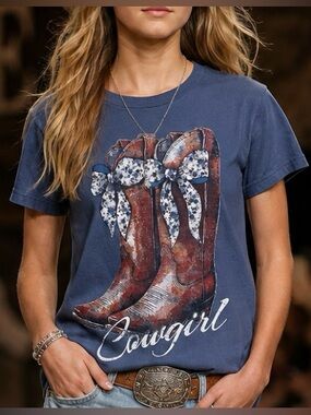 Originality Cowgirl Cowboy Boots Graphic Tee Made in USA Size L
